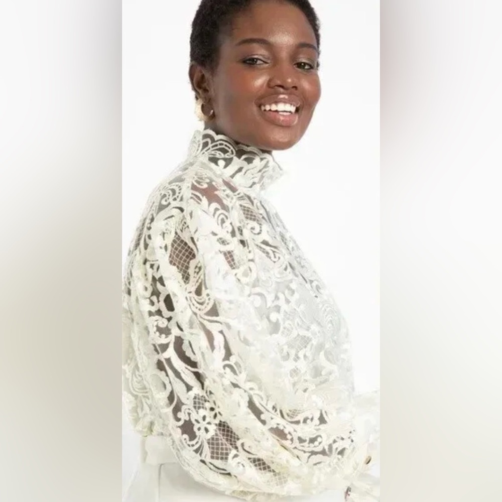 Beautiful detailed lace Retta x Eloquii mock neck white top size medium - Picture 1 of 6